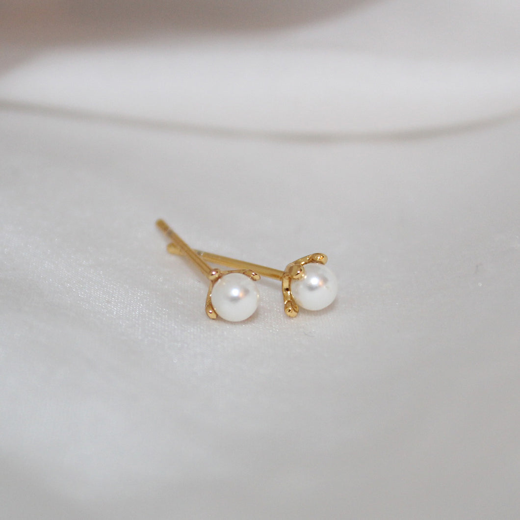 Crown Pearl Stud
